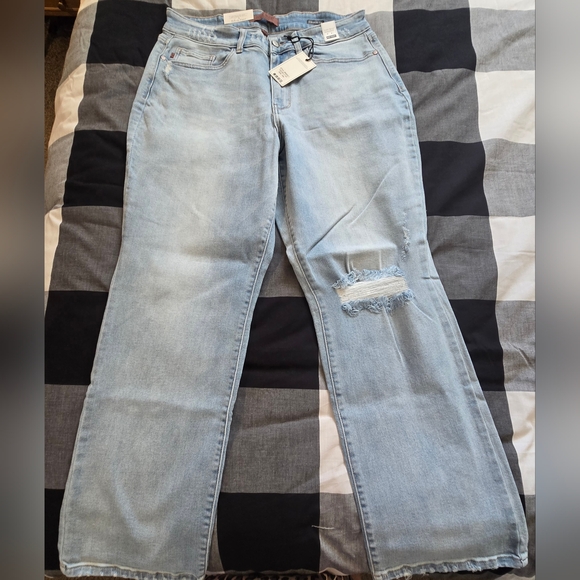 Judy Blue Straightleg Jeans - Picture 4 of 9